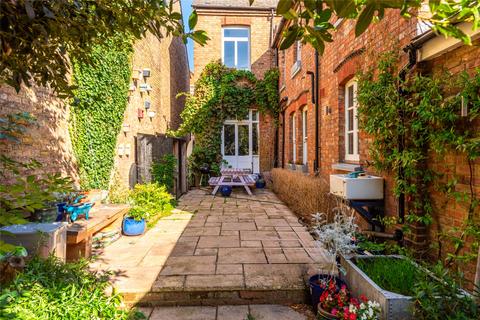 73 Castle Road, Bedford, MK40 3PR