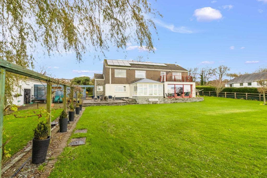 Harrowbarrow 5 bed house for sale £795,000