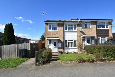 3 bedroom semi-detached house to rent, Chessmount Rise, Chesham, HP5