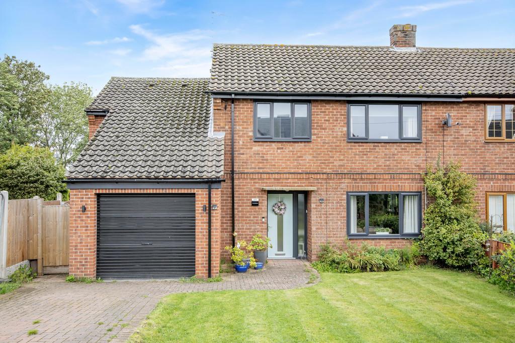 Priestgate, East Markham, Newark 4 bed semidetached house for sale £