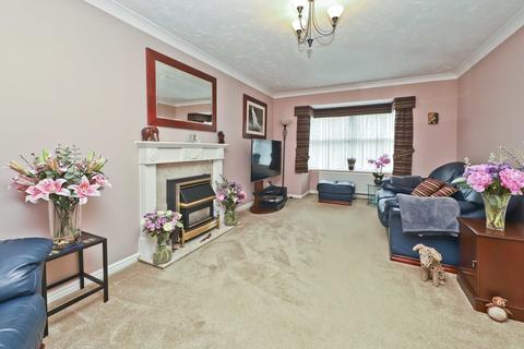 8 Wellington Close, Watford, WD19 5BF