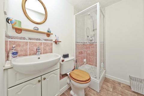 8 Wellington Close, Watford, WD19 5BF