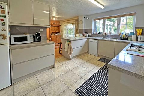 3 Pridhams Way, Exminster, Exeter, EX6 8TA