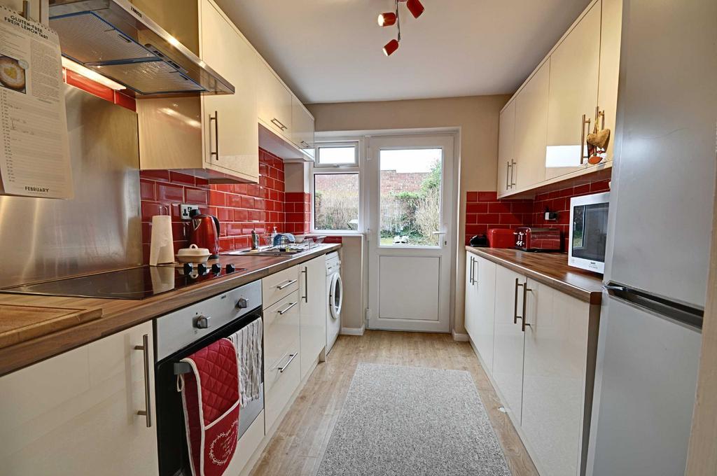 Prestbury Close, Worcester, WR4 2 bed £750 pcm (£173 pw)