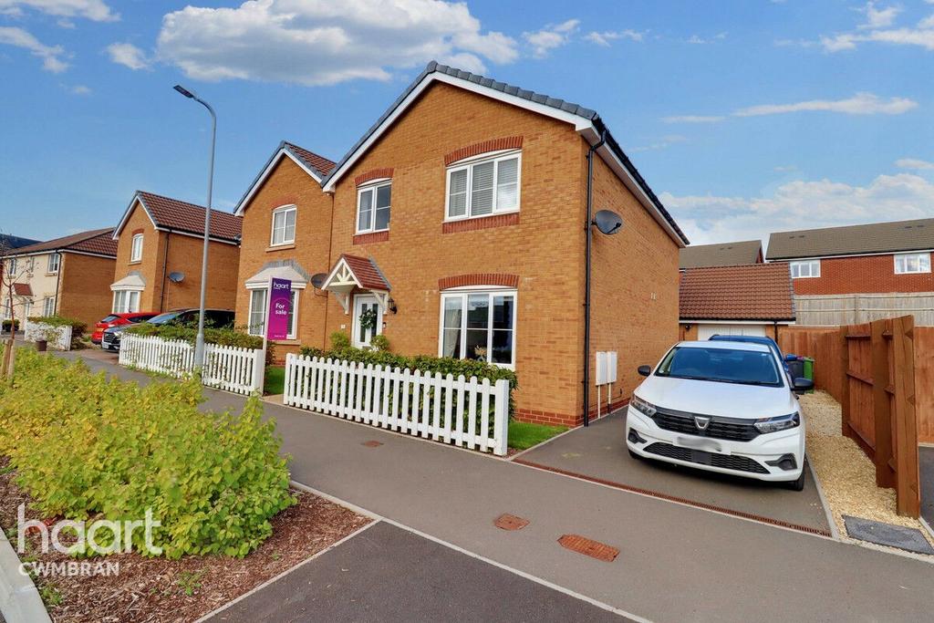 Cwrt Celyn, Cwmbran 4 bed detached house for sale £325,000