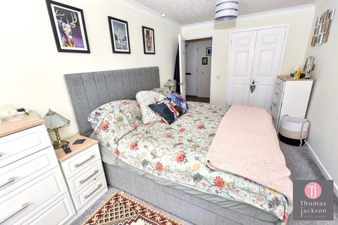 2 bedroom apartment for sale, Queens Parade, Cliftonville