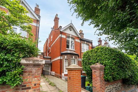 3 bedroom apartment for sale - Wolseley Road, Crouch End N8