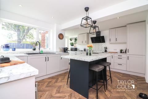 7 Grayling, Dosthill, Tamworth, B77 1NR