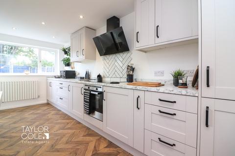 7 Grayling, Dosthill, Tamworth, B77 1NR