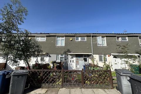 3 bedroom terraced house for sale, Knightswood Close, Edgware