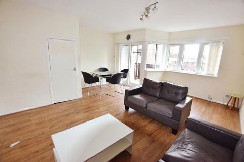 3 bedroom maisonette to rent, Mancroft Walk, Brunswick, Manchester, M1