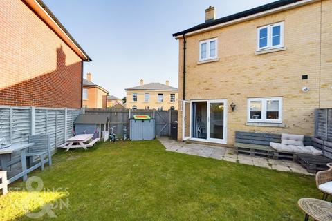 3 bedroom semi-detached house for sale, Oak Avenue, Loddon, Norwich