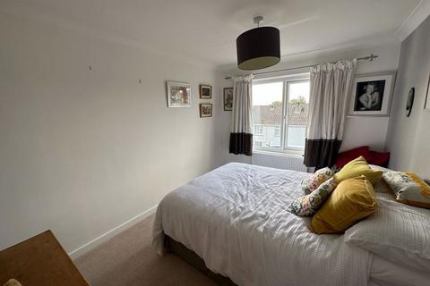 70 Midway Drive, Truro, TR1 1NQ