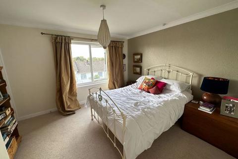 70 Midway Drive, Truro, TR1 1NQ