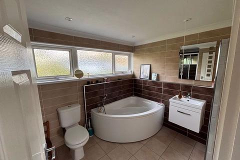 70 Midway Drive, Truro, TR1 1NQ