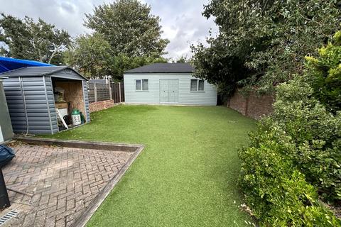 4 bedroom semi-detached house for sale - Farm Hill Road, Waltham Abbey