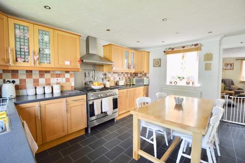 72 Burchnall Close, Deeping St James, Peterborough, PE6 8TG
