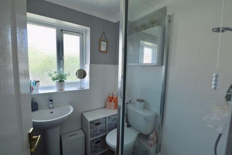 72 Burchnall Close, Deeping St James, Peterborough, PE6 8TG