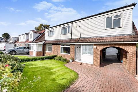 62 Cotswold Crescent, Bury, BL8 1QP