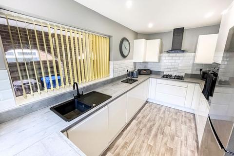 62 Cotswold Crescent, Bury, BL8 1QP