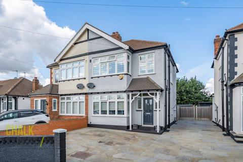 202 Alma Avenue, Hornchurch, RM12 6BL