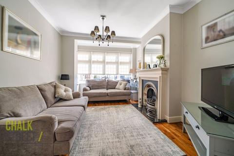 202 Alma Avenue, Hornchurch, RM12 6BL
