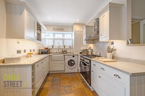 202 Alma Avenue, Hornchurch, RM12 6BL