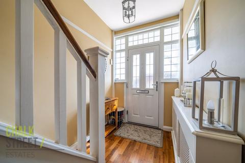 202 Alma Avenue, Hornchurch, RM12 6BL