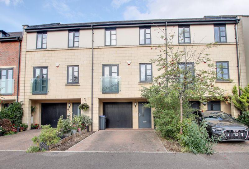 Waterside Mews, Trowbridge 4 bed terraced house to rent £1,450 pcm (£