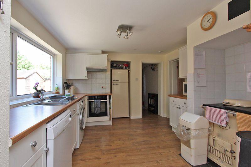 Burford Lane, Brockenhurst 3 bed cottage to rent £1,750 pcm (£404 pw)