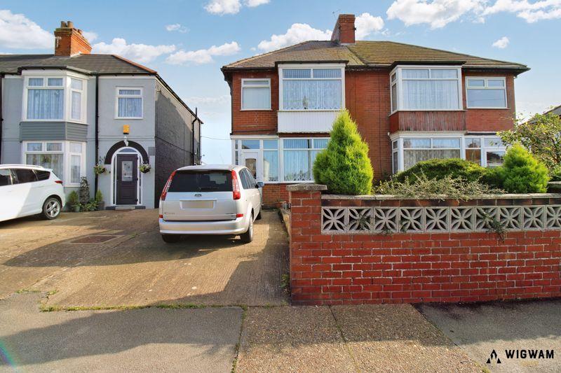 North Road, Withernsea, HU19 3 bed semidetached house £160,000