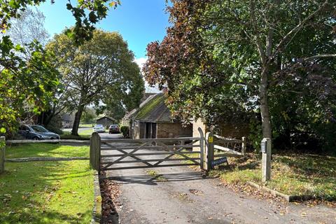 2 bedroom detached bungalow to rent, Frylands Lane, Wineham, Nr. Henfield