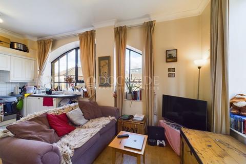1 bedroom apartment to rent, Slipway House, E14