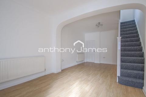 4 bedroom semi-detached house to rent, Barham Road, Dartford DA1