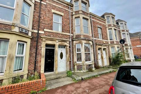 4 bedroom maisonette to rent, Prince Consort Road, Gateshead NE8