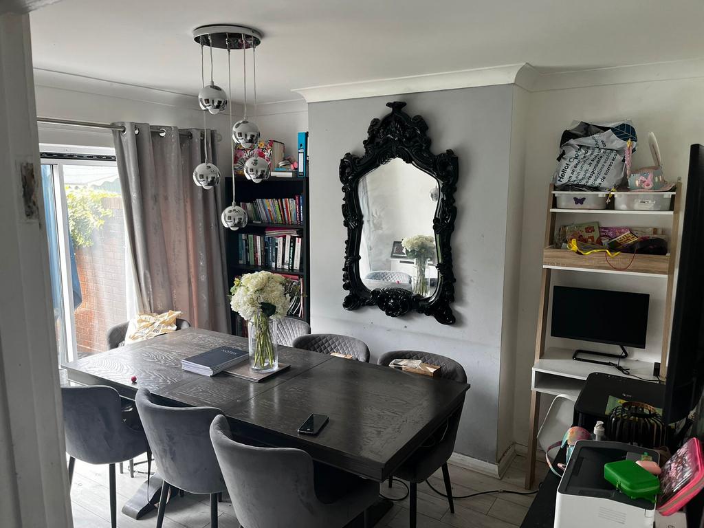 bradley Bilston 3 bed semidetached house to rent £1,400 pcm (£323 pw)