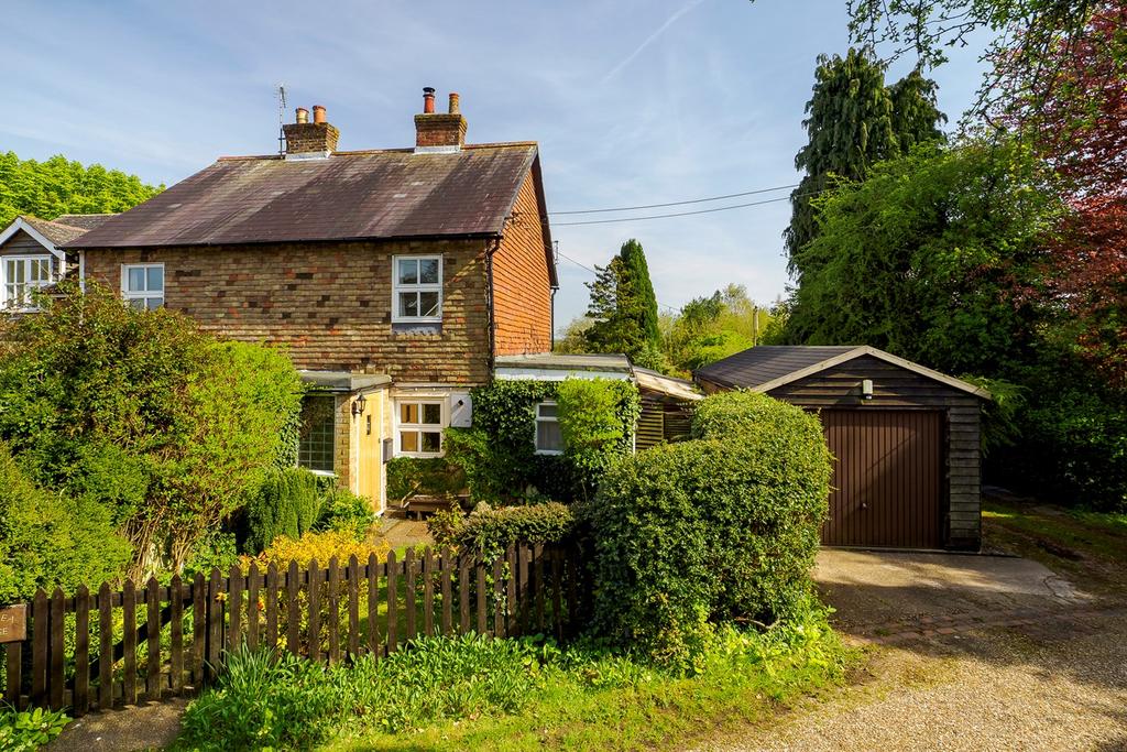 White Horse Lane, Rhodes Minnis, Canterbury, CT4 2 bed semidetached