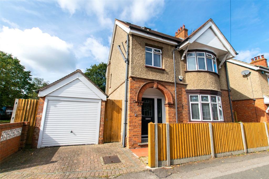 Bletchley, Buckinghamshire MK2 4 bed detached house for sale £475,000