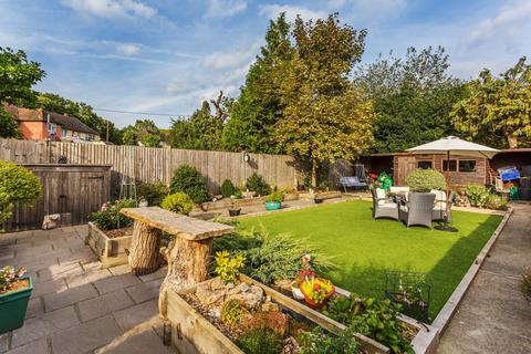 7 Hillcrest, Four Elms, Edenbridge, TN8 6NH