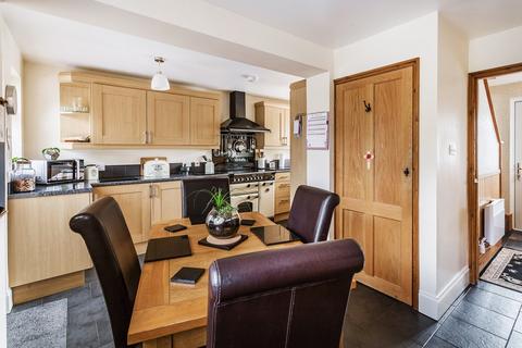 7 Hillcrest, Four Elms, Edenbridge, TN8 6NH