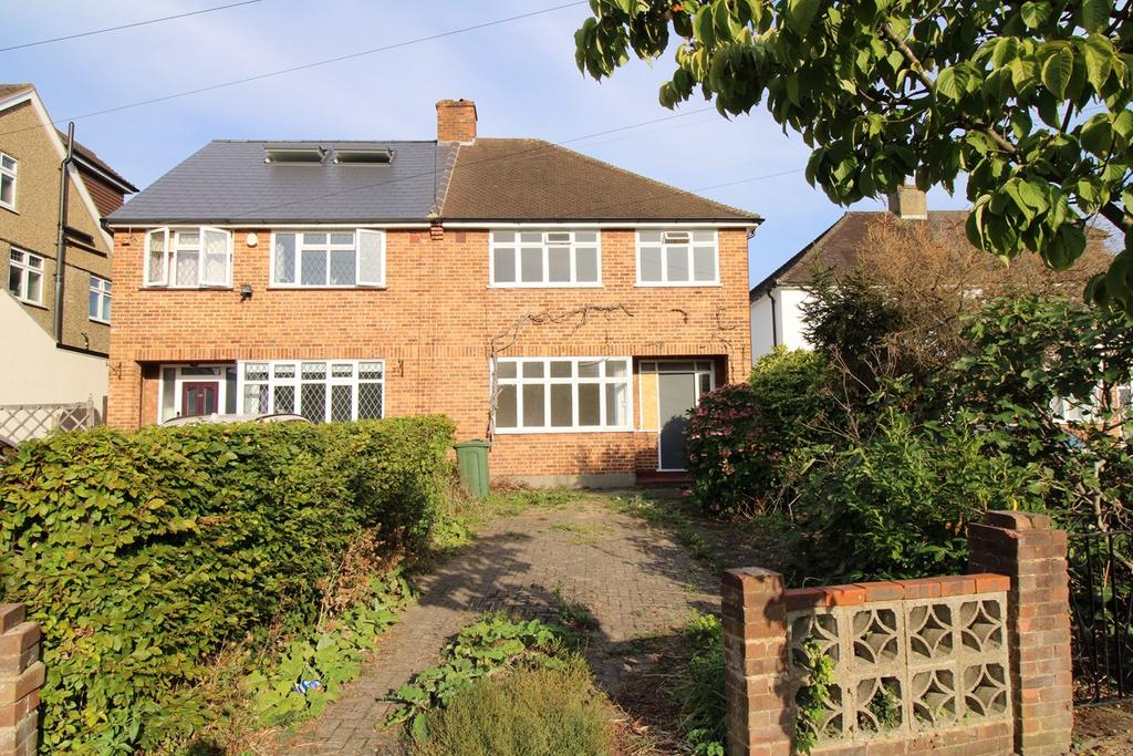 Hayes Chase, West Wickham, BR4 3 bed semidetached house for sale £