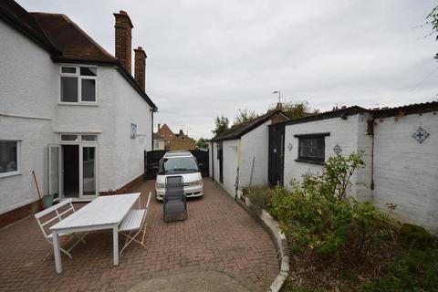 3 bedroom semi-detached house for sale, Beehive Lane, Chelmsford, CM2