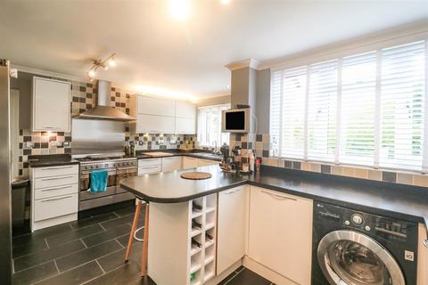 50 Paddock Mead, Harlow, CM18 7RR