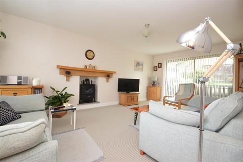 4 bedroom detached house for sale - SPENCER ROAD, RYDE