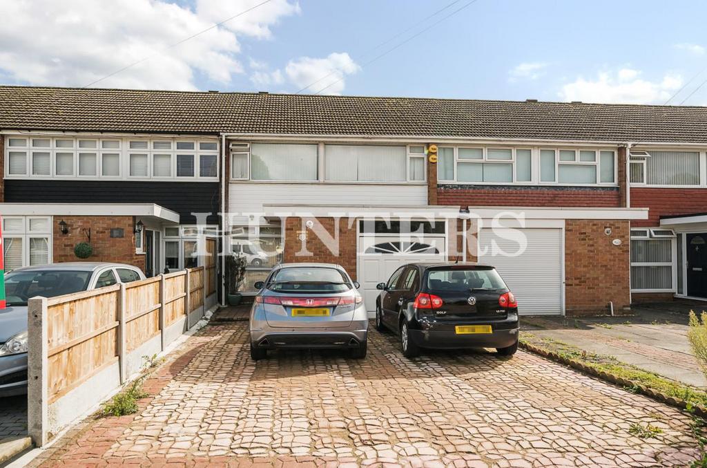 Tangmere Crescent, Hornchurch 3 bed terraced house £425,000