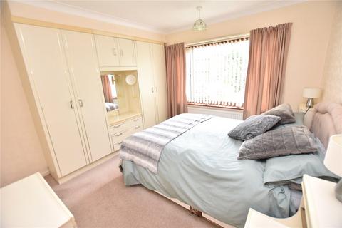3 bedroom bungalow for sale, Field End Gardens, Leeds, West Yorkshire