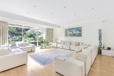 2 Barn Close, Radlett, WD7 8LN