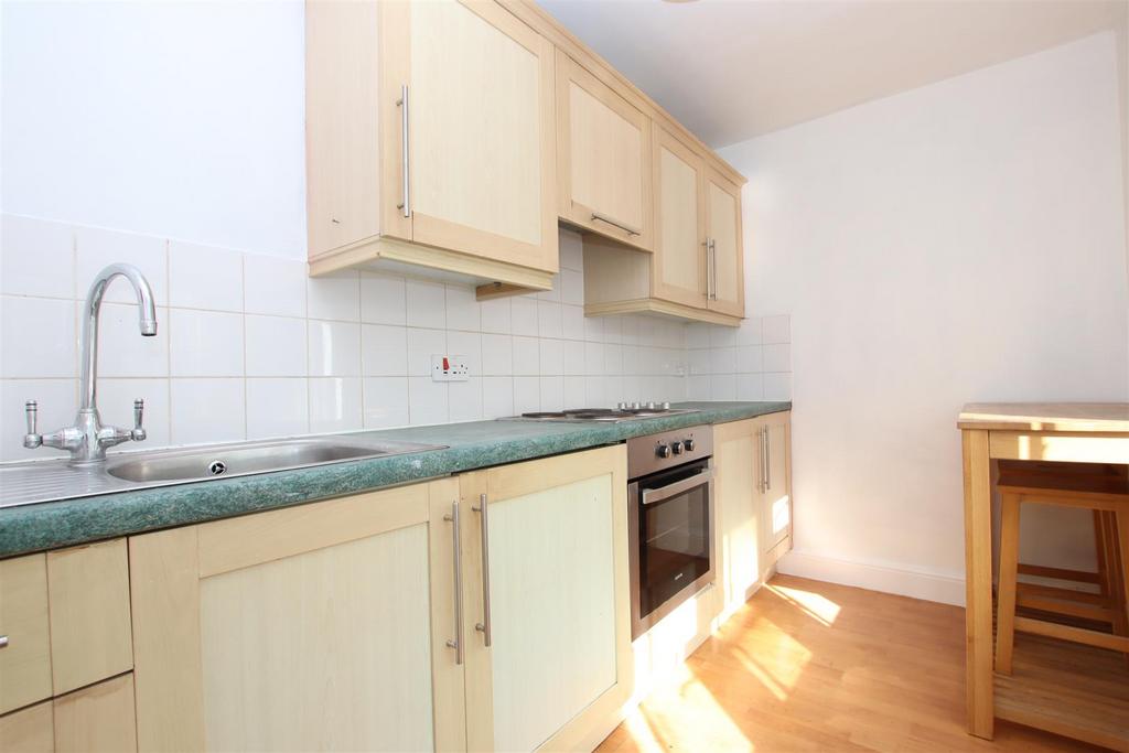 2628 Wells Road, Bath BA2 Studio £825 pcm (£190 pw)