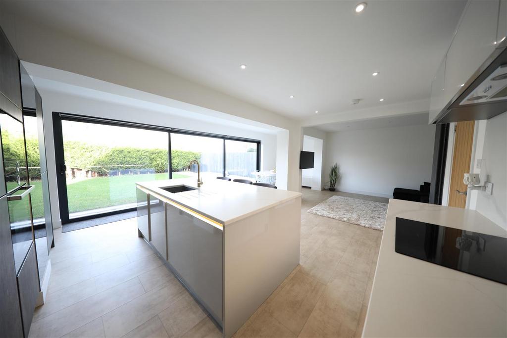 Cherry Tree Close, Bilton, Hull 7 bed detached house for sale £440,000