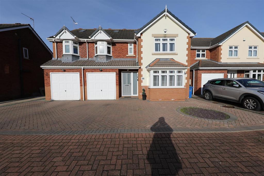 Cherry Tree Close, Bilton, Hull 7 bed detached house for sale £440,000